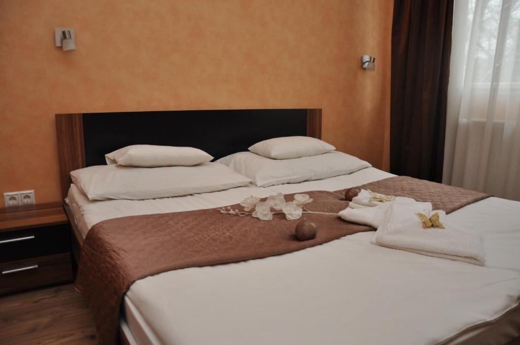 Harmony Panzio Bed and Breakfast Hajdúszoboszló Rum bild