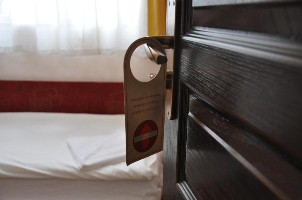 Harmony Panzio Bed and Breakfast Hajdúszoboszló Rum bild